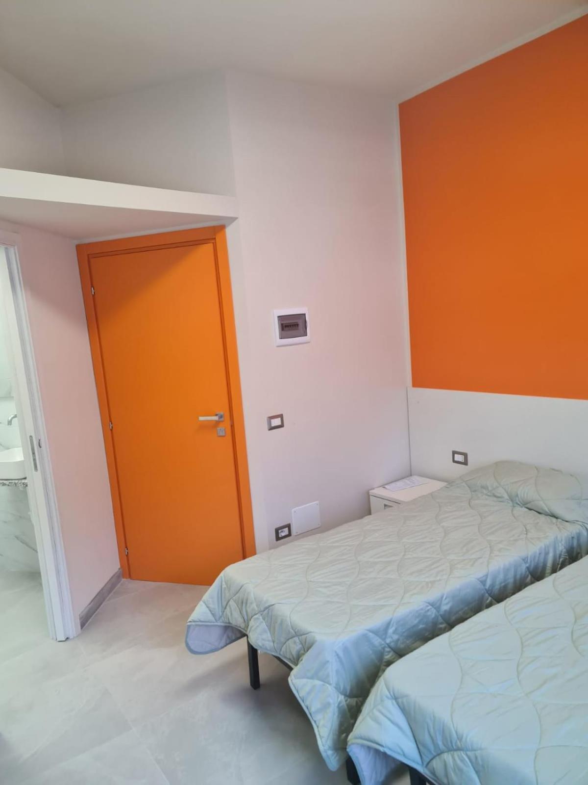 Hotel Arcobaleno By Dimora Chic à Novare Extérieur photo